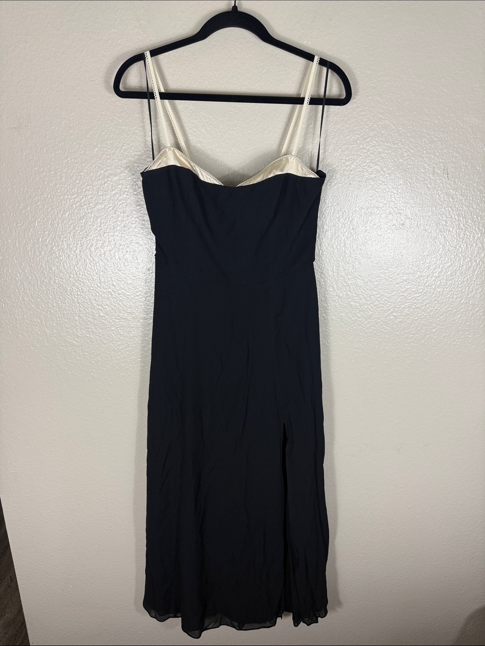 Reformation Abrielle Dress in Black - Picture 6 of 11